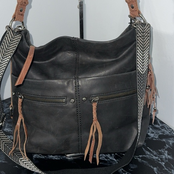 The Sak Handbag Ashland Vintage Leather Bucket Bag Black AUTHENTIC - Picture 2 of 14